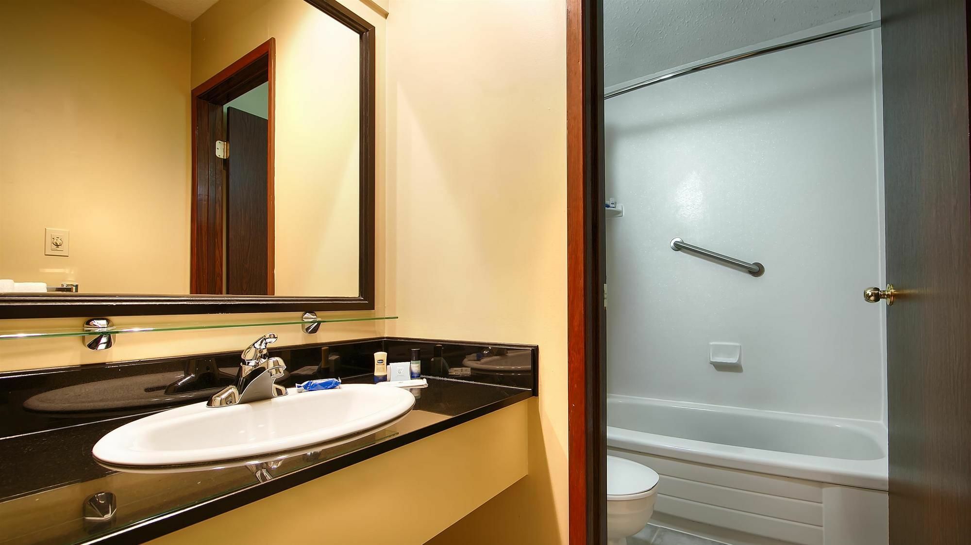 Travelodge by Wyndham Abbotsford Bakerview Eksteriør bilde